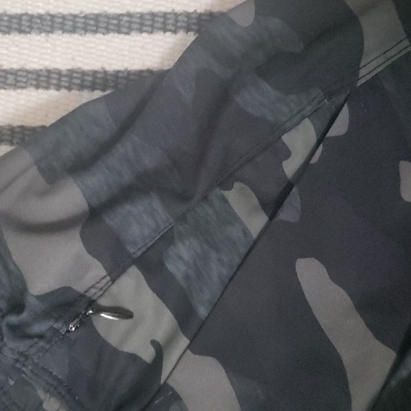 OLD NAVY running shorts sz L - Picture 5 of 7